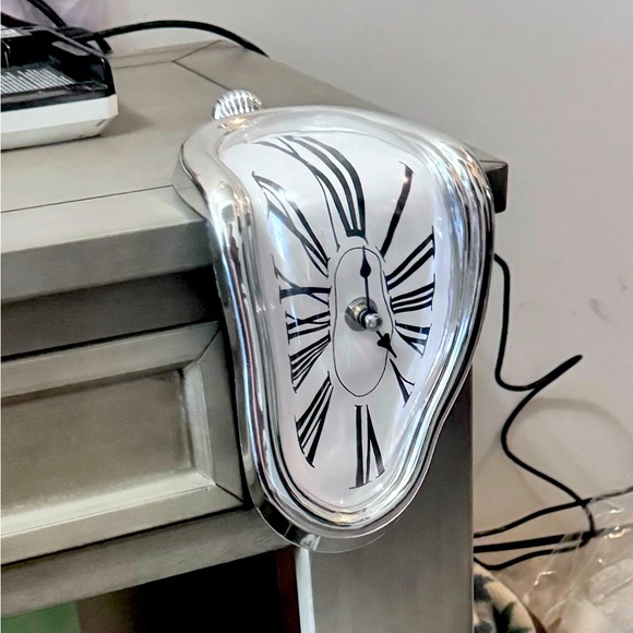 Salvador Dali melting clock - Picture 3 of 3